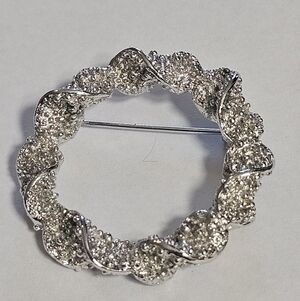 Vintage Signed Emmons Elegant Silver Twisted Wreath Brooch